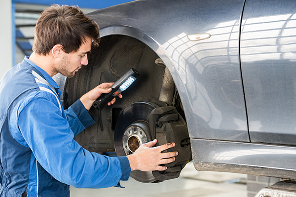 5 Common Brake Problems Drivers Often Overlook